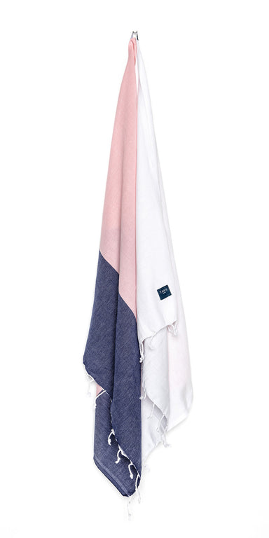 Luxurious hamam bath towel. Soft, absorbent, light weight, quick drying, aesthetically pleasing. Takes up little space. Ideal for bath, beach, travel, sports, yoga. Can also be used as a blanket or a scarf.  Hammam towel, OEKO-TEX®, eco-friendly certification. 100% quality cotton. Pink, white, navy